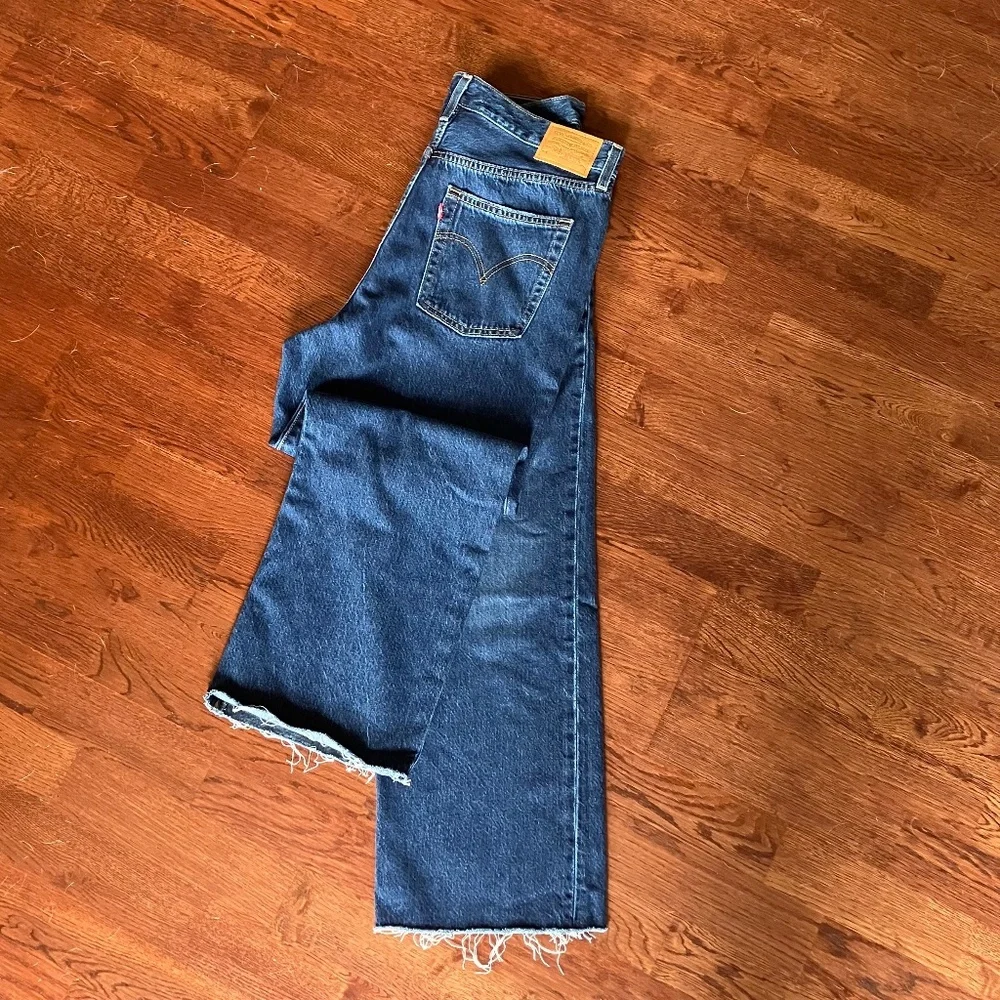 Levis - Picture 8 of 9
